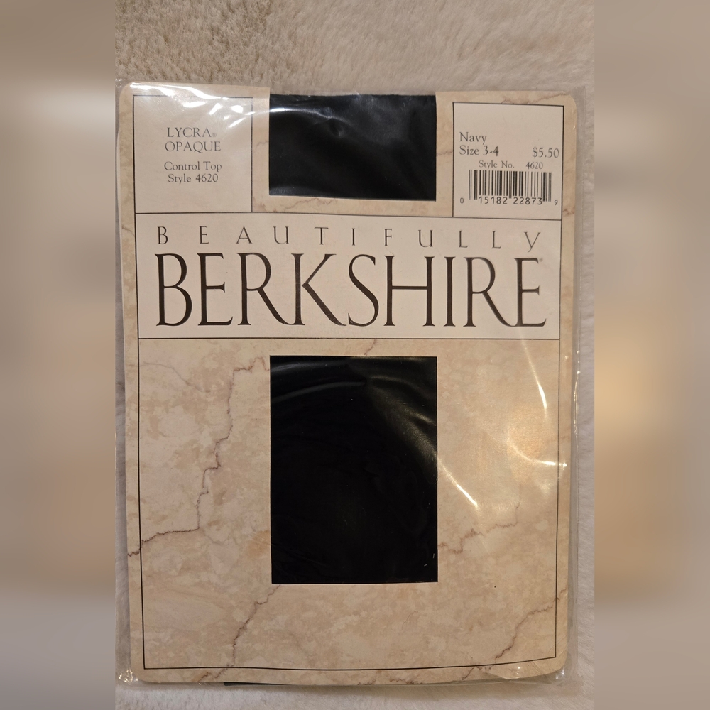 Beautifully Berkshire Lycra Opaque Control Top Sandalfoot 4620 Navy Sz 3-4 New